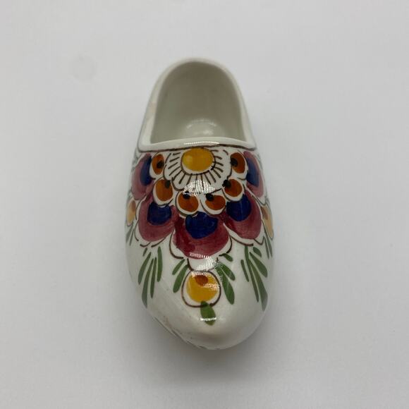 2 Hand painted porcelain shoes - Picture 7 of 11